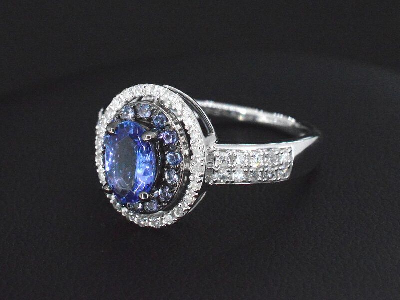 Witgouden ring met diamanten en tanzaniet