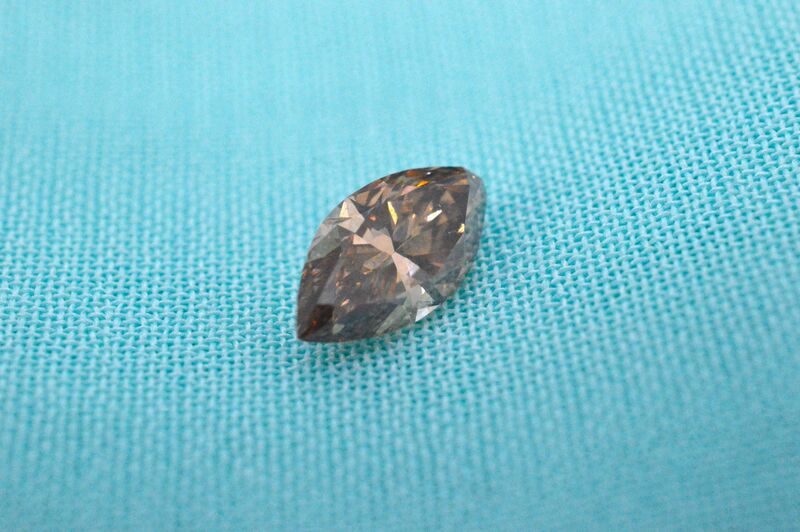 Diamant - 0.49 carat natuurlijke champagne gekleurde marquise diamant (gecertificeerd) – foto 2 – kavel bij Onlineveilingmeester