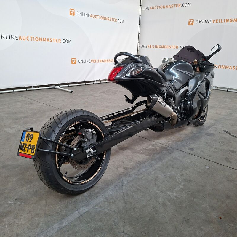 Motorfiets, Suzuki, GSX1300R Hayabusa met verlengde achterbrug, 2009 – foto 7 – kavel bij Domeinen Roerende Zaken, Soesterberg