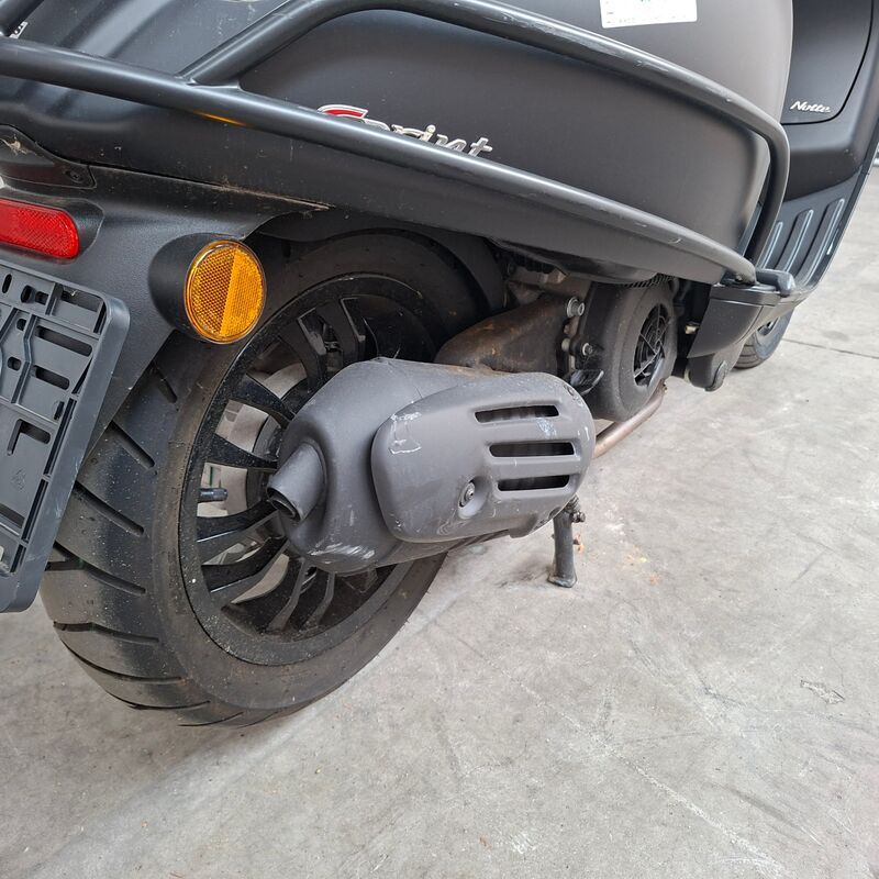 Motorscooter, Vespa, Sprint, 2019 – foto 9 – kavel bij Domeinen Roerende Zaken, Soesterberg