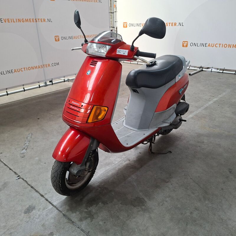 Motorscooter, Piaggio, Skipper 125 – foto 4 – kavel bij Domeinen Roerende Zaken, Soesterberg