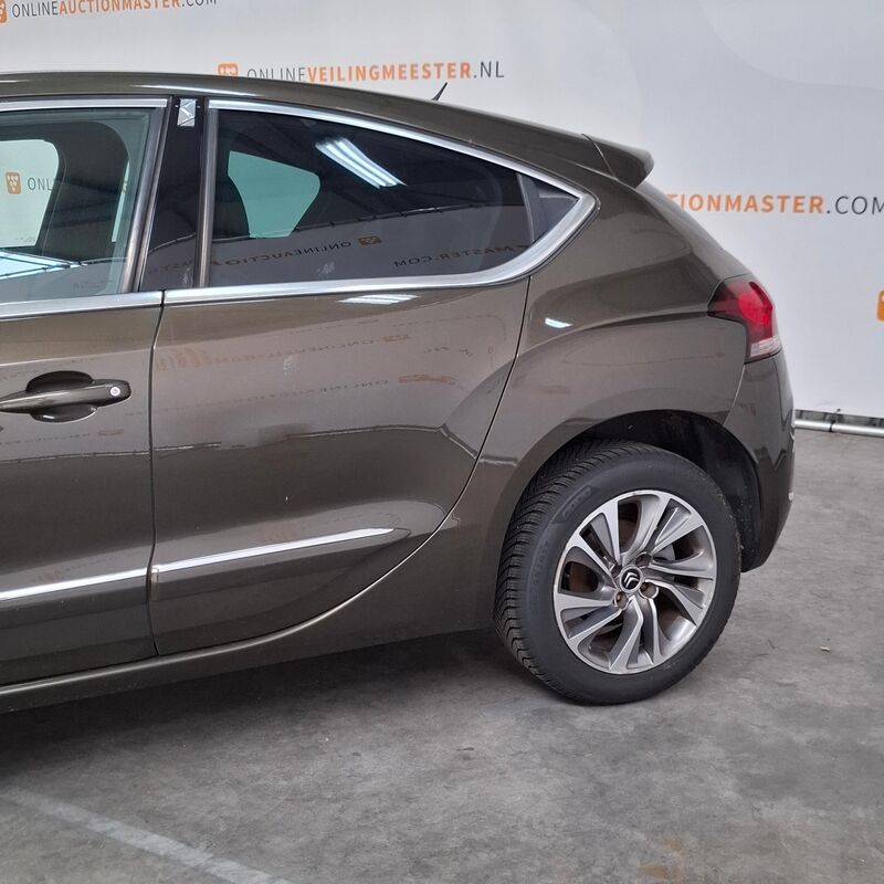 Personenauto, Citroen, DS4, 1.6 THP So Chic, 2011 – foto 8 – kavel bij Domeinen Roerende Zaken, Soesterberg