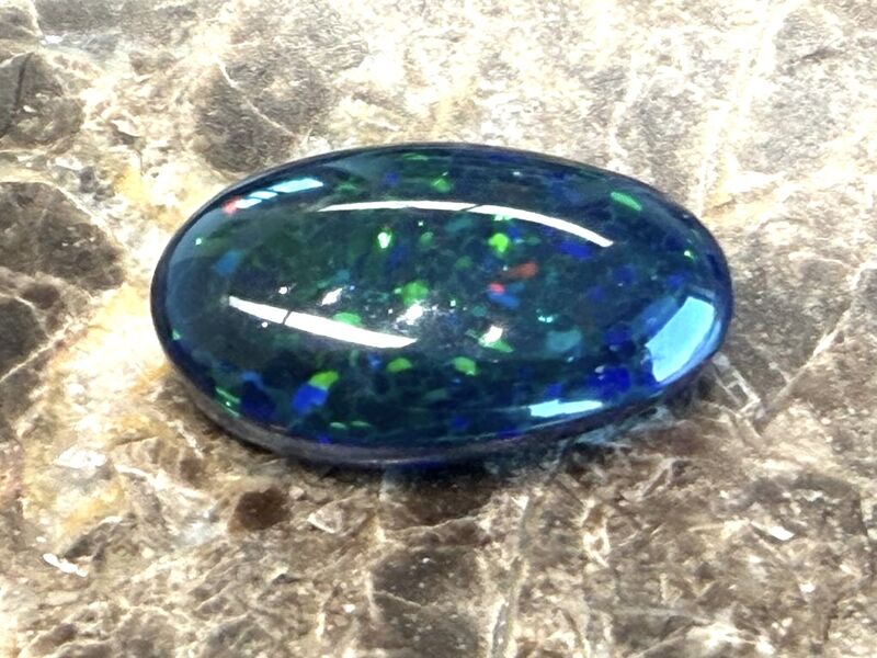 Black opal - 14.68 carat Natuurlijke Black opal