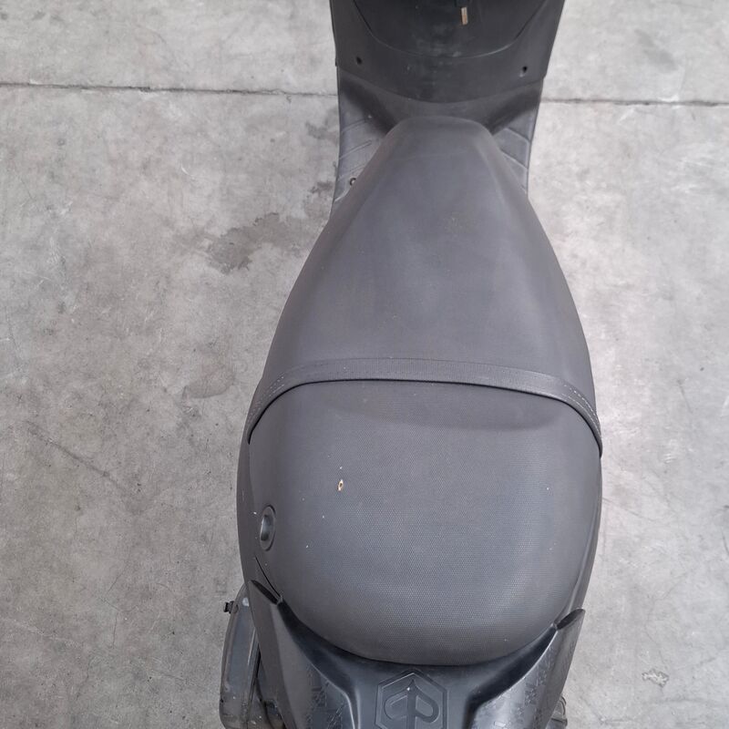Bromfiets, Piaggio, Zip, 2009 – foto 9 – kavel bij Domeinen Roerende Zaken, Soesterberg
