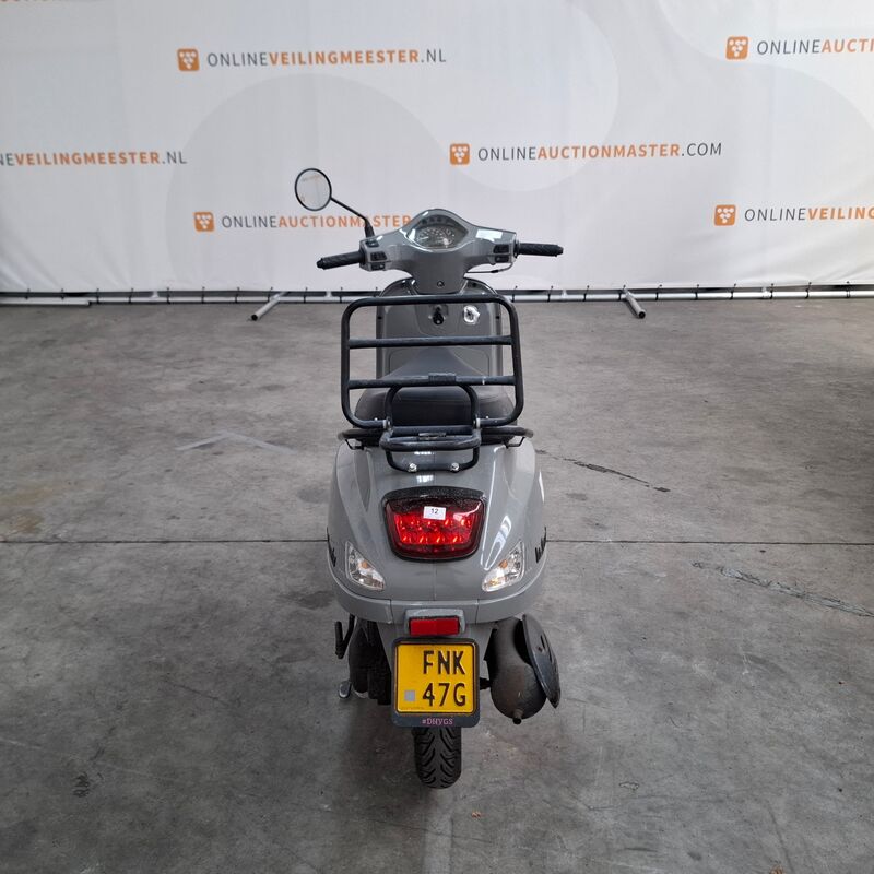 Bromscooter, La Souris, Sourini, 2022 – foto 8 – kavel bij Domeinen Roerende Zaken, Soesterberg