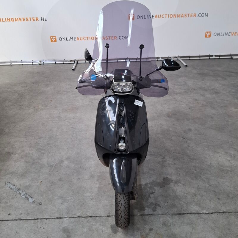 Bromfiets, Vespa, Snorscooter, 2022 – foto 3 – kavel bij Domeinen Roerende Zaken, Soesterberg