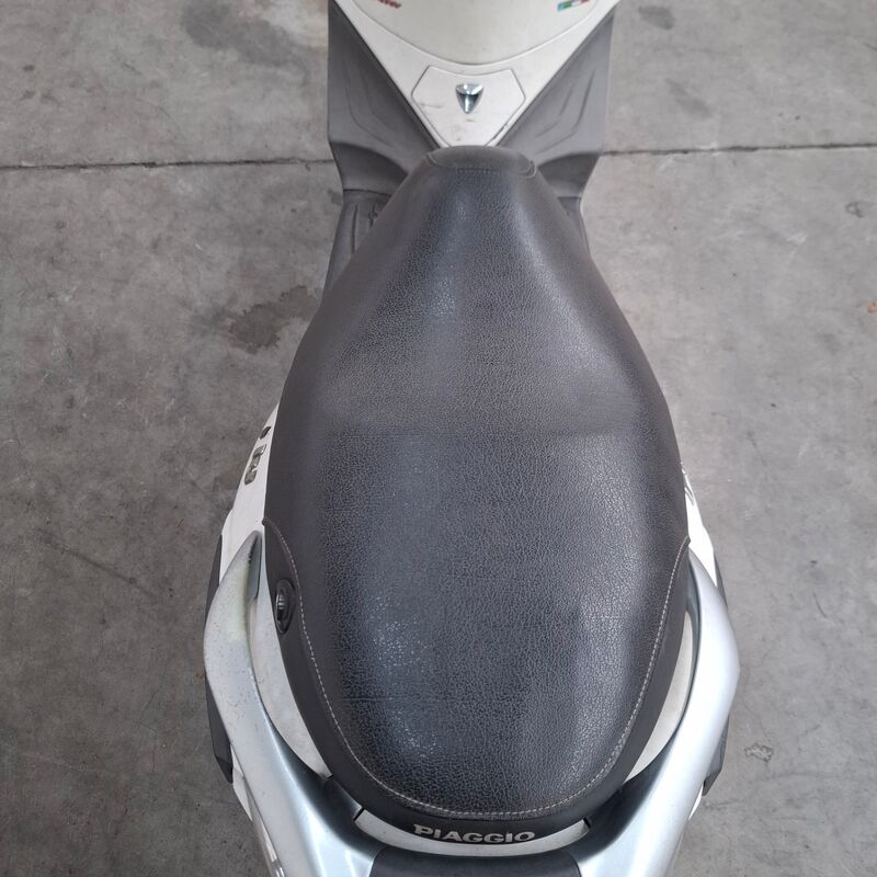 Bromfiets, Piaggio, Fly 4T, 2013 – foto 10 – kavel bij Domeinen Roerende Zaken, Soesterberg