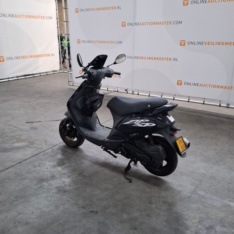 Bromscooter, Piaggio, Bromscooter, 2019 – foto 6 – kavel bij Domeinen Roerende Zaken, Soesterberg