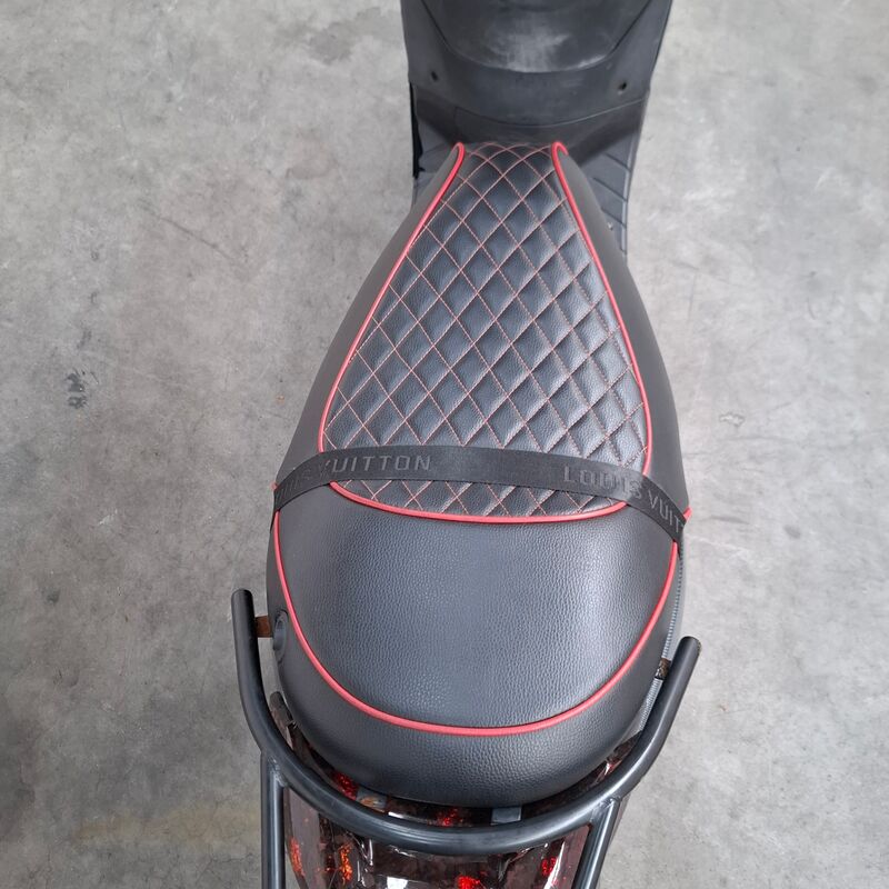 Bromfiets, Piaggio, Zip, 2019 – foto 10 – kavel bij Domeinen Roerende Zaken, Soesterberg