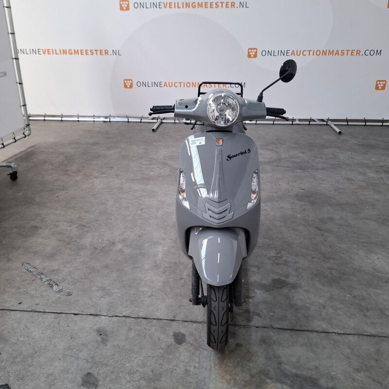 Bromscooter, La Souris, Sourini, 2022 – foto 3 – kavel bij Domeinen Roerende Zaken, Soesterberg