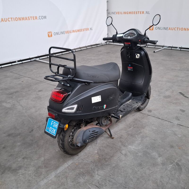 Snorscooter, Senzo, Rivalux, 2024 – foto 8 – kavel bij Domeinen Roerende Zaken, Soesterberg