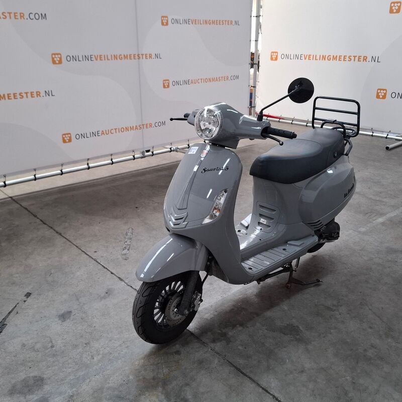 Bromscooter, La Souris, Sourini, 2022 – foto 4 – kavel bij Domeinen Roerende Zaken, Soesterberg