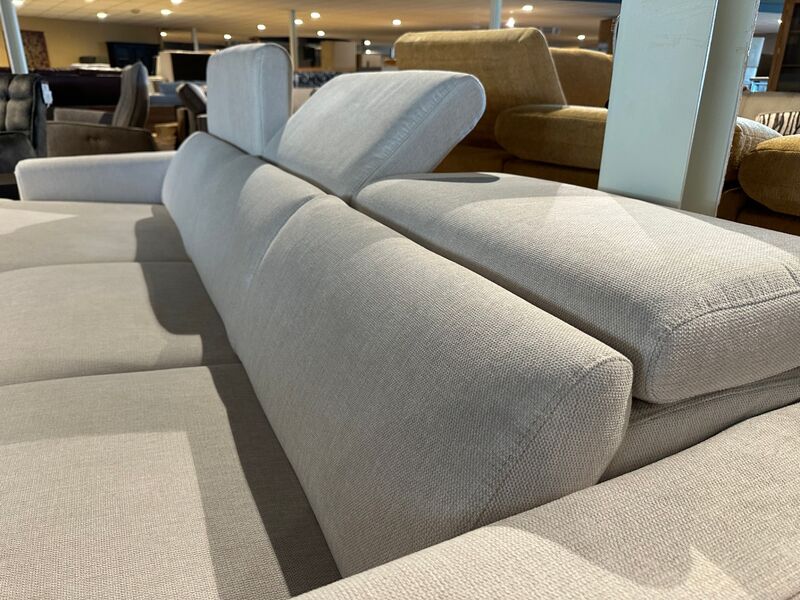 Hoekbank met lounge, houten poten, verstelbare neksteunen, wit – foto 4 – kavel bij Onlineveilingmeester, Joure