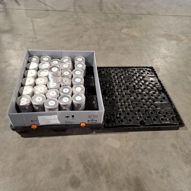 Ca. 25x 2.5 liter blikken verf inclusief palletbox, B & Q Colors, Wit – foto 2 – kavel bij Onlineveilingmeester, Heerenveen