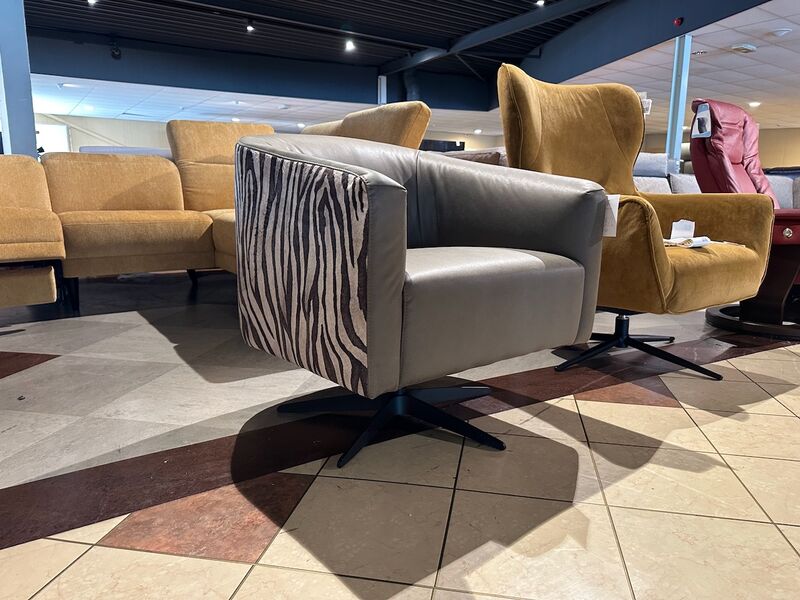 Fauteuil draai Knudsen, olive groen / zebra