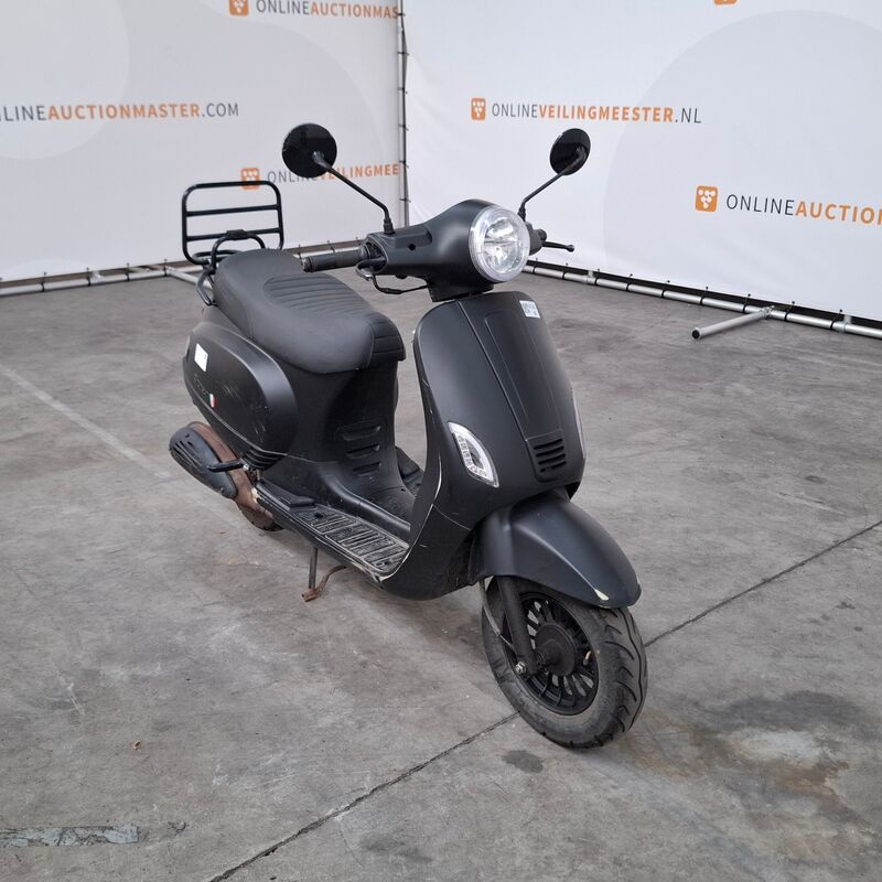 Snorscooter, Senzo, Rivalux, 2024 – foto 2 – kavel bij Domeinen Roerende Zaken, Soesterberg