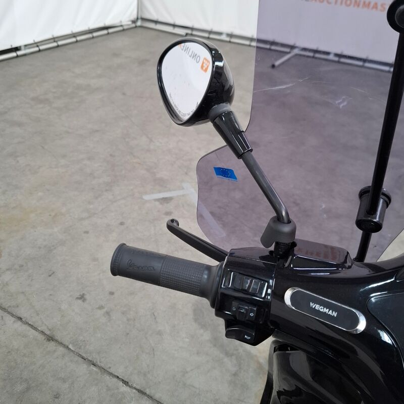 Bromfiets, Vespa, Snorscooter, 2022 – foto 10 – kavel bij Domeinen Roerende Zaken, Soesterberg