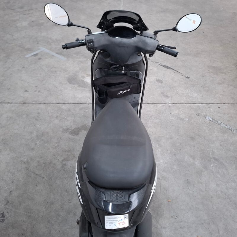 Bromscooter, Piaggio, Bromscooter, 2019 – foto 9 – kavel bij Domeinen Roerende Zaken, Soesterberg