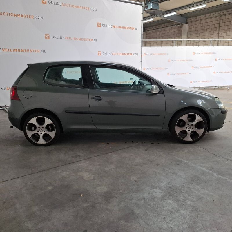 Personenauto, Volkswagen, Golf, 1.4 Trendline, 2004 – foto 4 – kavel bij Domeinen Roerende Zaken, Soesterberg