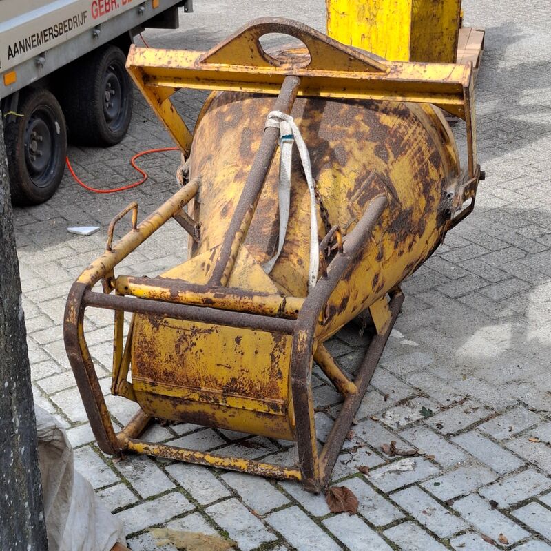 Betonkubel, Florian Eichinger, 1025, 2002 – foto 4 – kavel bij Onlineveilingmeester, Smilde