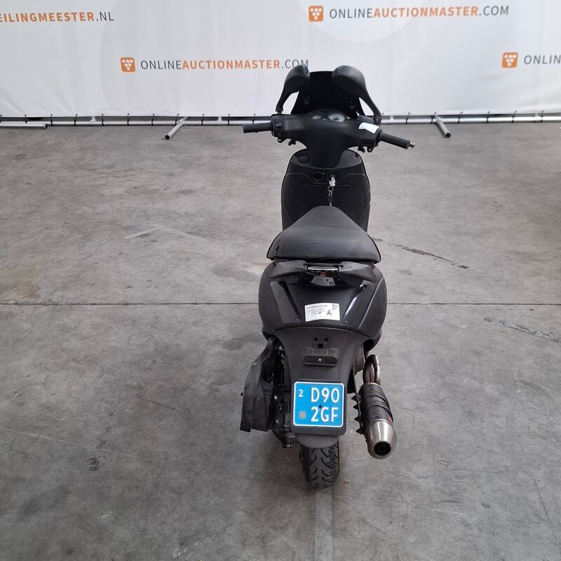 Bromfiets, Piaggio, Zip, 2009 – foto 7 – kavel bij Domeinen Roerende Zaken, Soesterberg