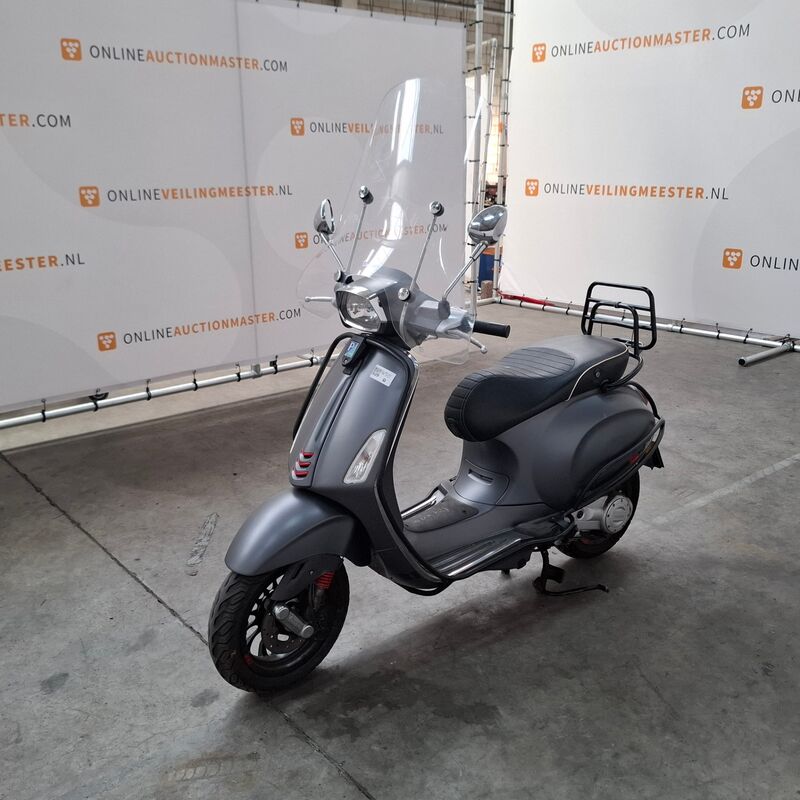 Bromfiets, Vespa, Sprint 50, 2018 – foto 4 – kavel bij Domeinen Roerende Zaken, Soesterberg