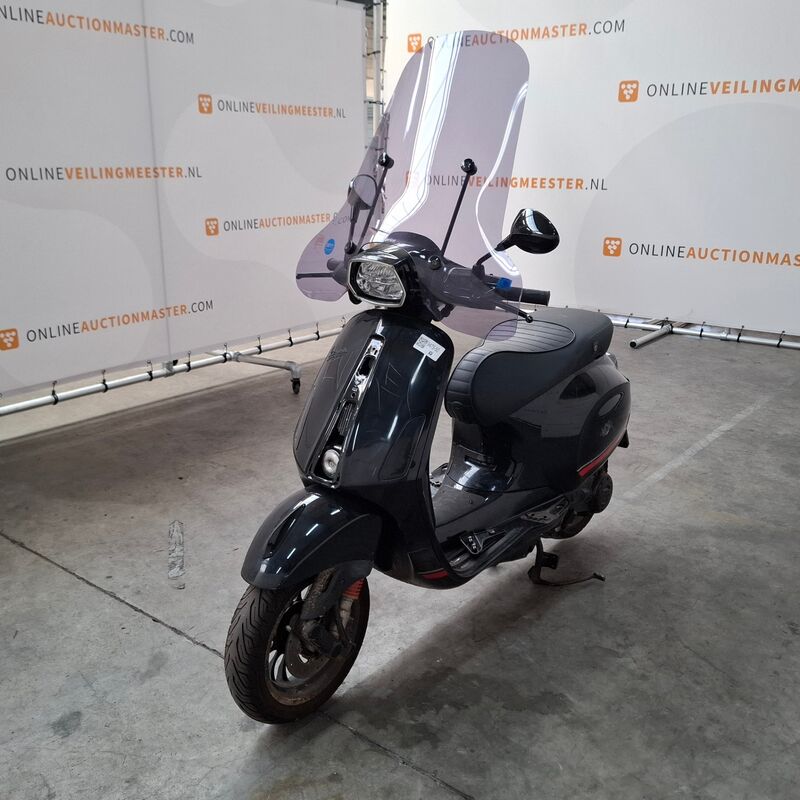 Bromfiets, Vespa, Snorscooter, 2022 – foto 4 – kavel bij Domeinen Roerende Zaken, Soesterberg