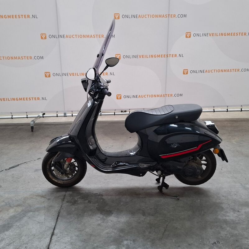 Bromfiets, Vespa, Snorscooter, 2022 – foto 5 – kavel bij Domeinen Roerende Zaken, Soesterberg