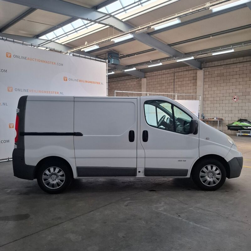 Bedrijfsauto, Renault, Trafic, 2011 – foto 4 – kavel bij Domeinen Roerende Zaken, Soesterberg