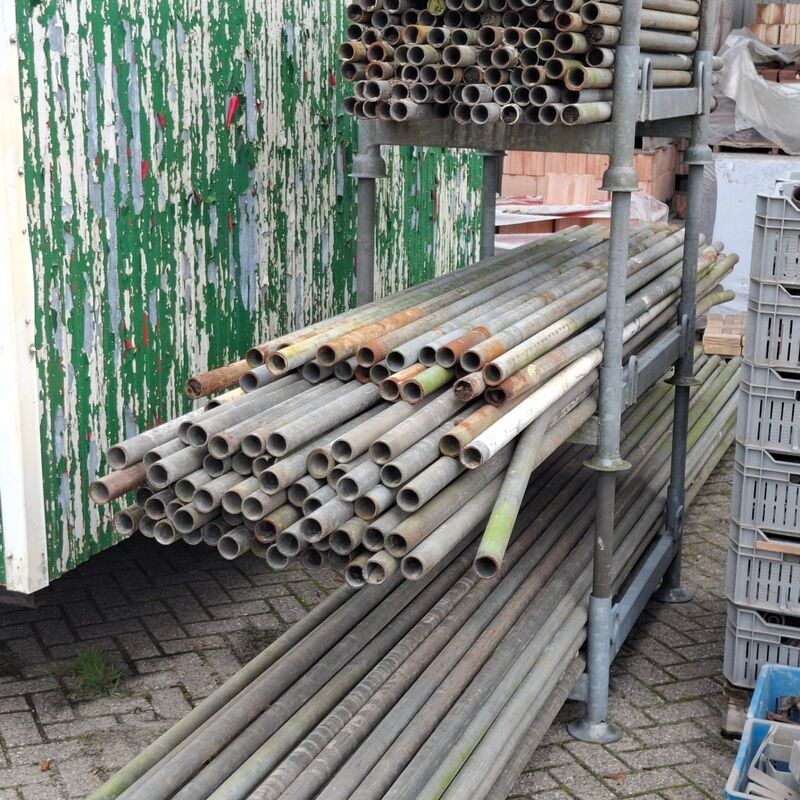 Partij steigerbuizen en koppelingen – foto 5 – kavel bij Onlineveilingmeester, Smilde