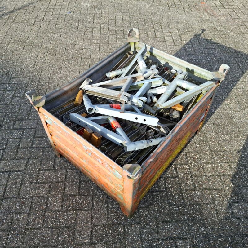 Partij diverse consoles, Layher, Allround, in stapelbak – foto 5 – kavel bij Onlineveilingmeester, Smilde