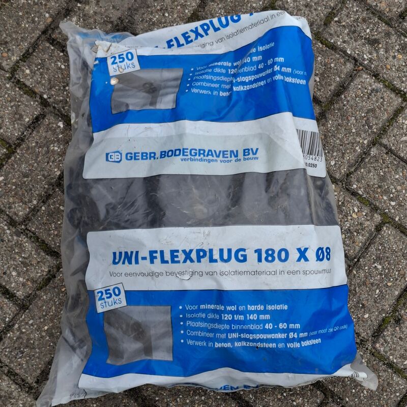 Divers PVC Materiaal en UNI-flexpluggen, in 13x draadmand – foto 3 – kavel bij Onlineveilingmeester, Smilde