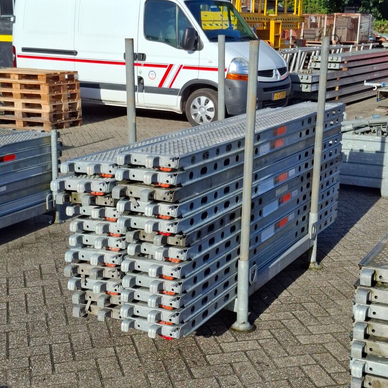 Ca. 23x O-roostervloer, Layher, Allround | 257x32 cm, in transportbok – kavel bij Onlineveilingmeester, Smilde