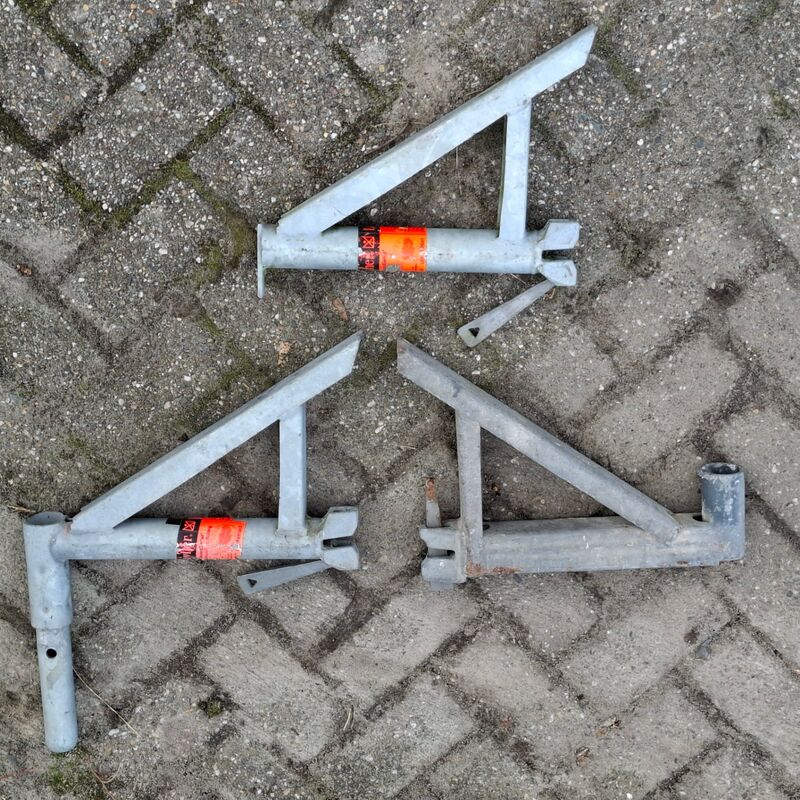 Partij diverse consoles, Layher, Allround, in stapelbak – foto 2 – kavel bij Onlineveilingmeester, Smilde