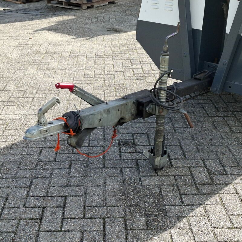Lichtmast met generator, Kubota, 1996 – foto 10 – kavel bij Onlineveilingmeester, Smilde