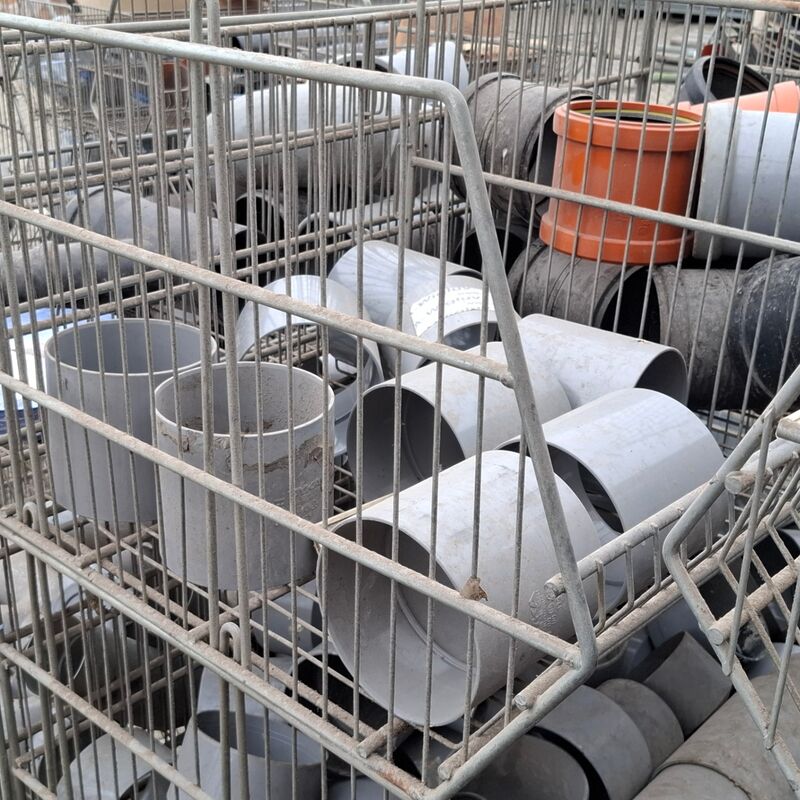 Ca. 16x Draadmand met divers PVC Materiaal – foto 9 – kavel bij Onlineveilingmeester, Smilde