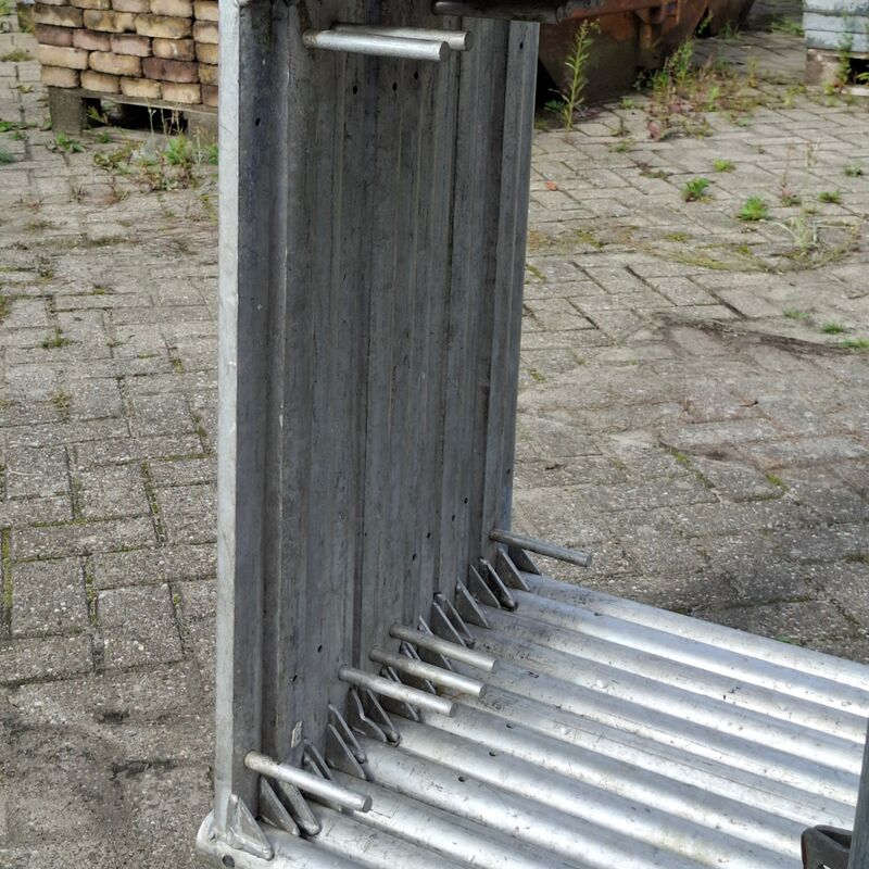 Ca. 100m2 Renovatiesteiger, Layher, Blitz – foto 10 – kavel bij Onlineveilingmeester, Smilde