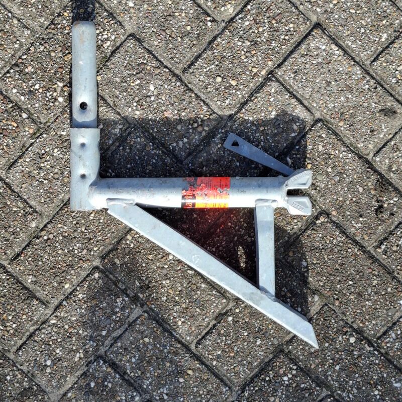 Partij O-consoles met pen & 4x O-console hoekvlonder, Layher, Allround, in stapelbak – foto 4 – kavel bij Onlineveilingmeester, Smilde