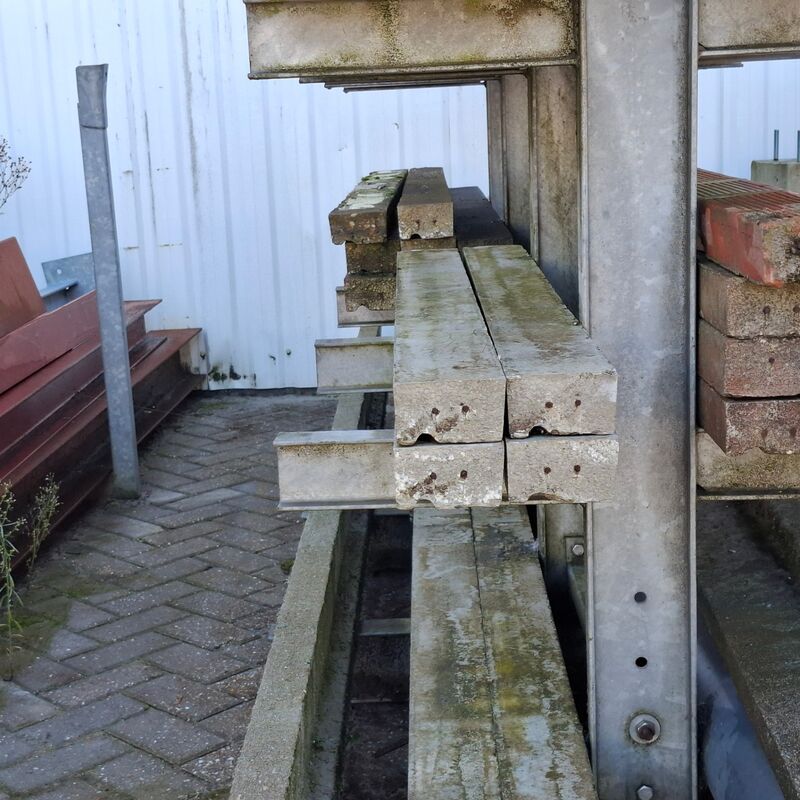 Partij betonnen profielen met stelling – foto 9 – kavel bij Onlineveilingmeester, Smilde