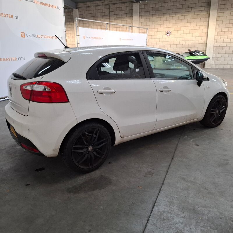 Personenauto, Kia, Rio, 1.4 CVVT Plus Pack, 2013 – foto 8 – kavel bij Domeinen Roerende Zaken, Soesterberg
