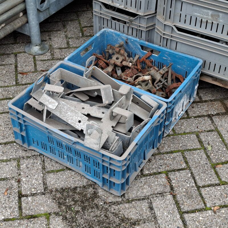 Partij steigerbuizen en koppelingen – foto 9 – kavel bij Onlineveilingmeester, Smilde