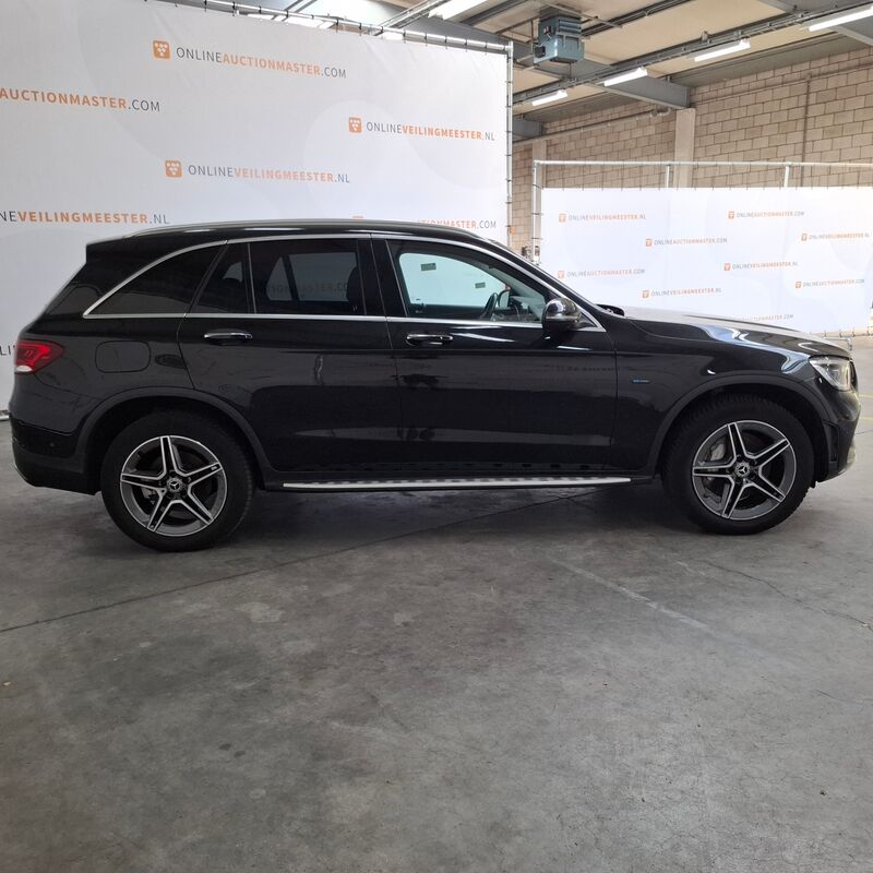 Personenauto, Mercedes-Benz, GLC-klasse, 300e 4MATIC Premium Plus, 2021 – foto 4 – kavel bij Domeinen Roerende Zaken, Soesterberg
