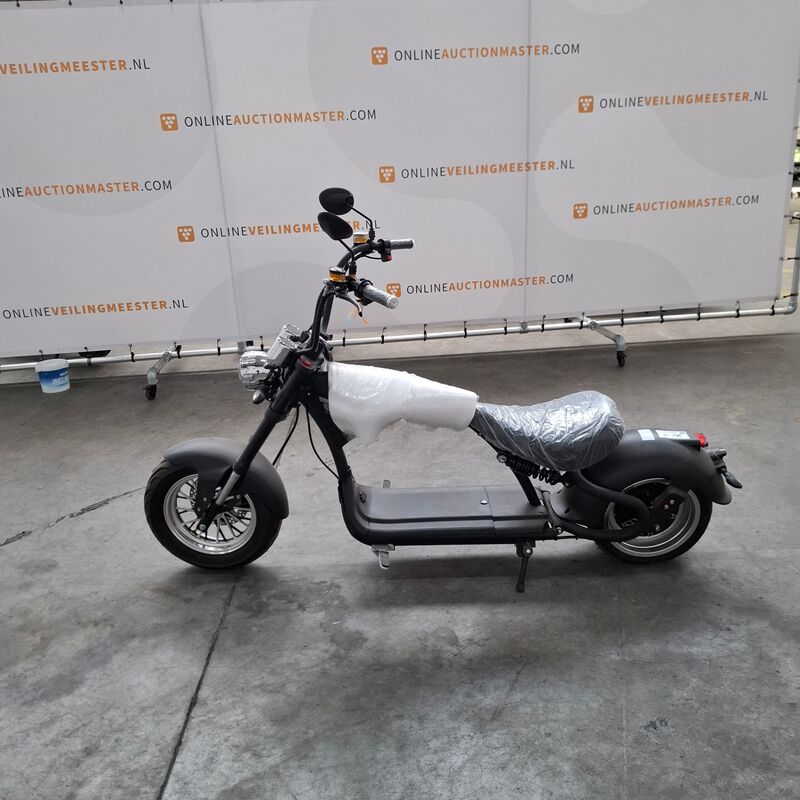 Scooter, Mangosteen, M1 – foto 5 – kavel bij Domeinen Roerende Zaken, Soesterberg