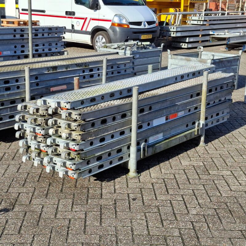 Ca. 15x O-roostervloer, Layher, Allround | 257x32 cm, in transportbok – kavel bij Onlineveilingmeester, Smilde