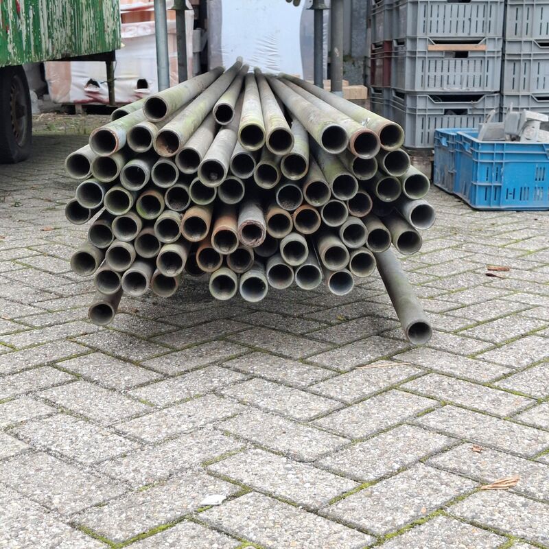 Partij steigerbuizen en koppelingen – foto 4 – kavel bij Onlineveilingmeester, Smilde
