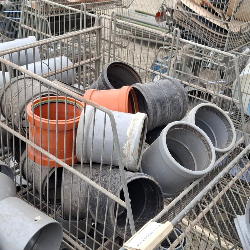 Ca. 16x Draadmand met divers PVC Materiaal – foto 10 – kavel bij Onlineveilingmeester, Smilde