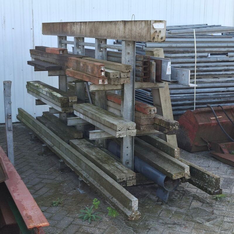 Partij betonnen profielen met stelling – foto 3 – kavel bij Onlineveilingmeester, Smilde
