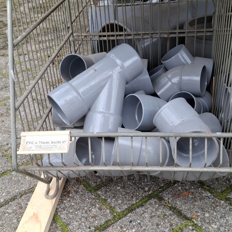 Ca. 16x Draadmand met divers PVC Materiaal – foto 4 – kavel bij Onlineveilingmeester, Smilde