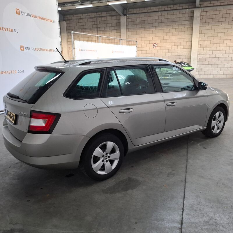 Personenauto, Skoda, Fabia Combi, 1.2 TSI Style Businessline, 2017 – foto 10 – kavel bij Domeinen Roerende Zaken, Soesterberg