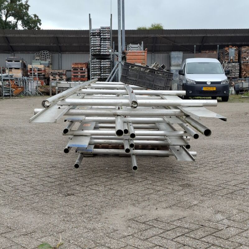 8x Leuning, Layher – foto 4 – kavel bij Onlineveilingmeester, Smilde